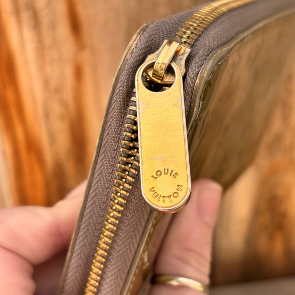 Louis Vuitton LV Gold Shimmer Vernis Long Zippt Wallet W/ Dustbag - Picture 7 of 16